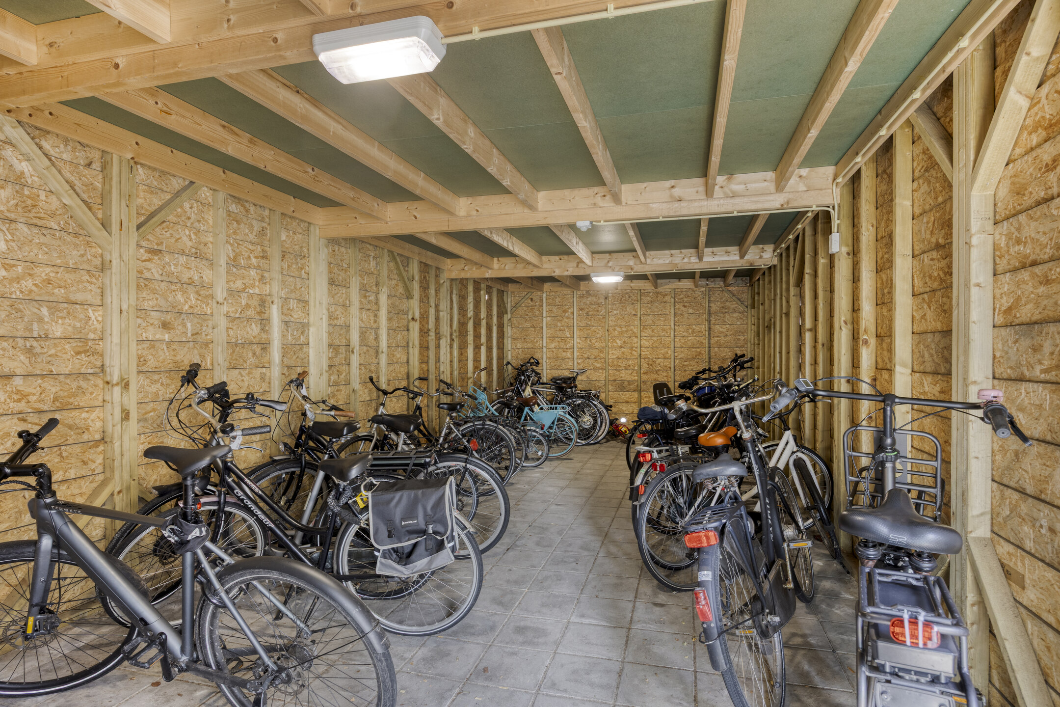 Hoofdweg 676 J, 2132 BT Hoofddorp 17